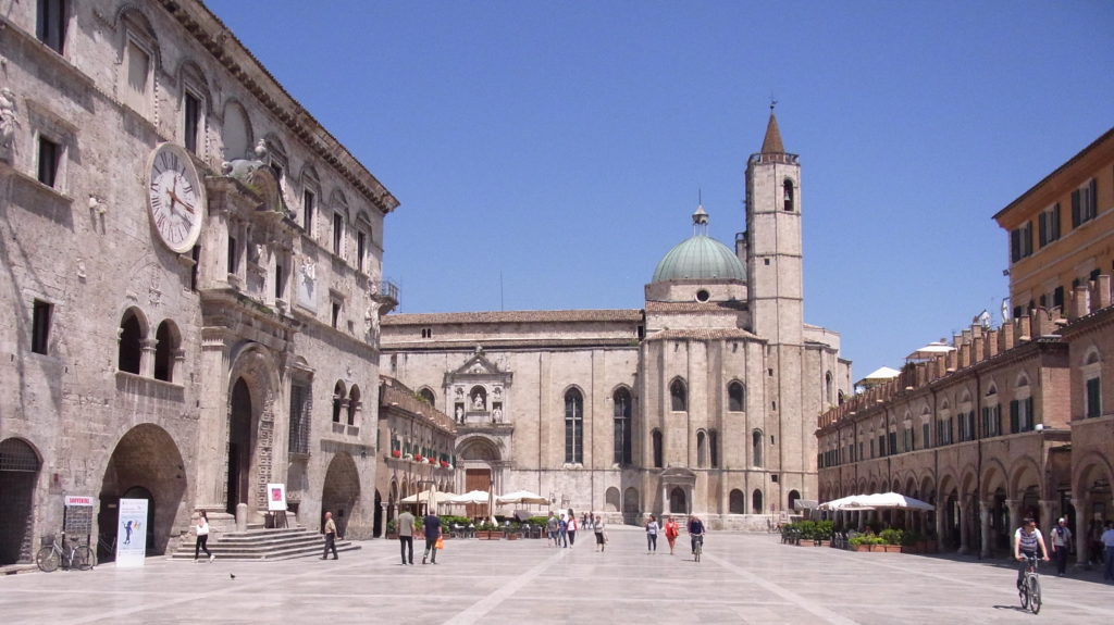 Piazza del Popolo Ascoli Piceno